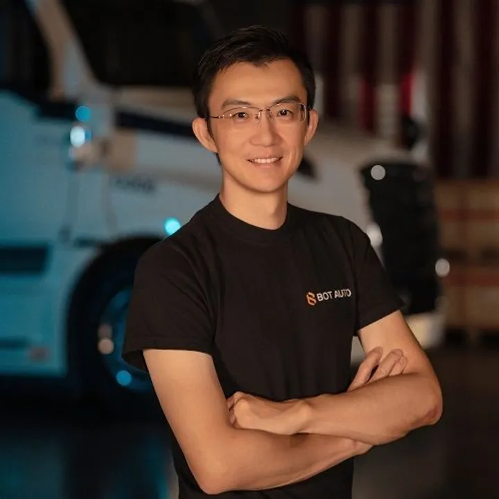 Xiaodi Hou